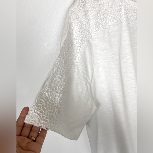 Chico's Lacy Crochet Short Sleeves Top Size 4 US XXL White Classic Minimalist - Picture 2 of 8